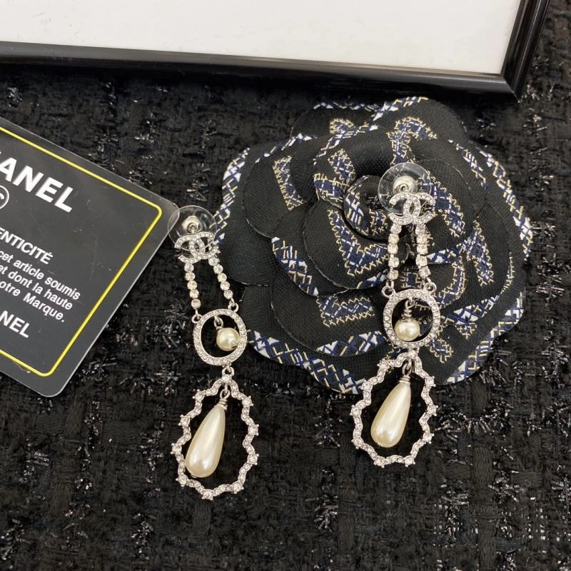 Sporty Chanel Earrings 231085