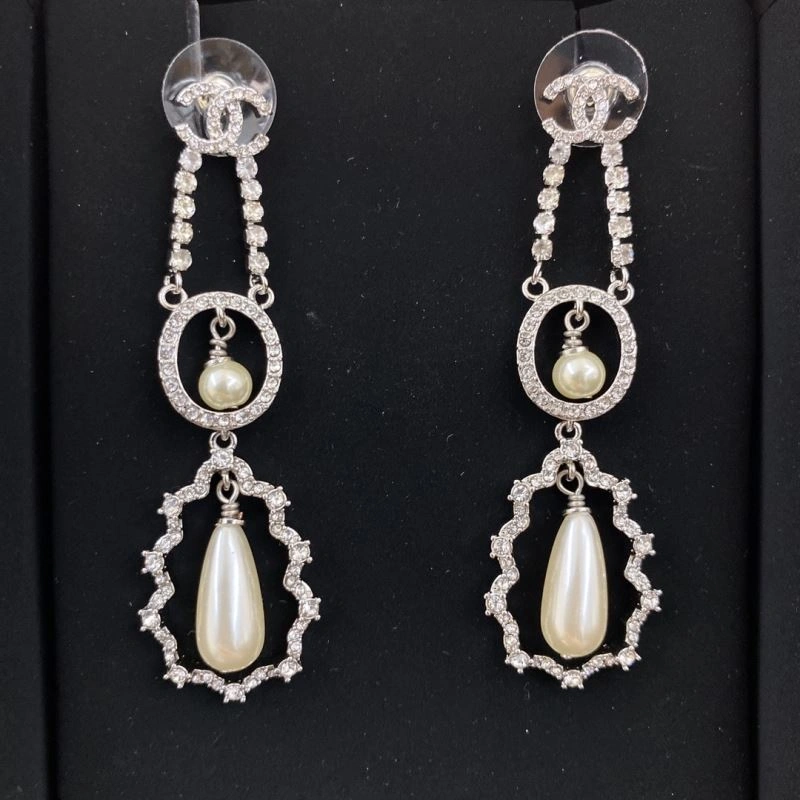 Sporty Chanel Earrings 231085