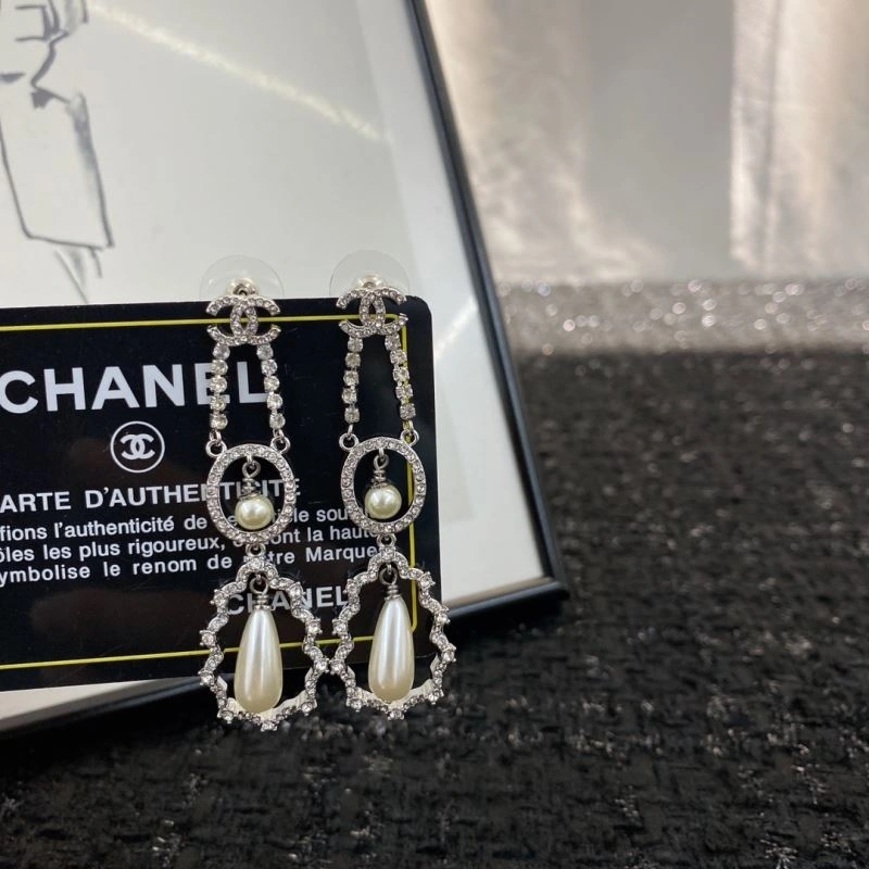 Sporty Chanel Earrings 231085