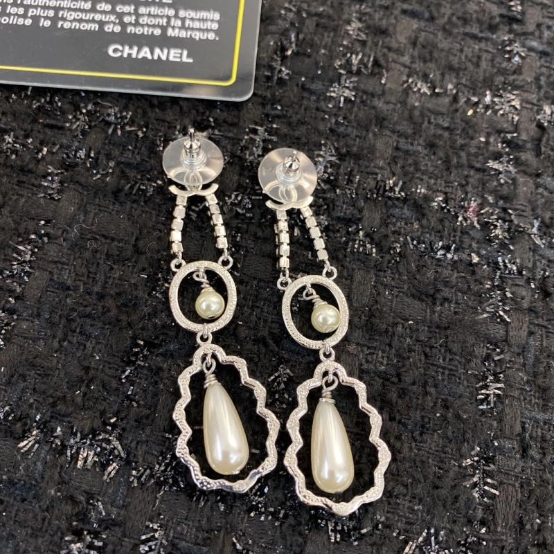 Sporty Chanel Earrings 231085