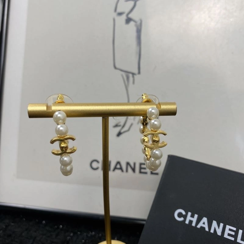 Versatile Chanel Earrings 231083