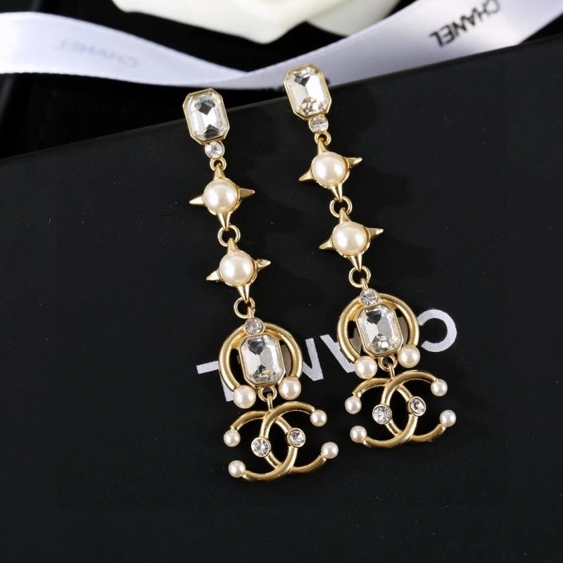 Fashionable Chanel Earrings 231201