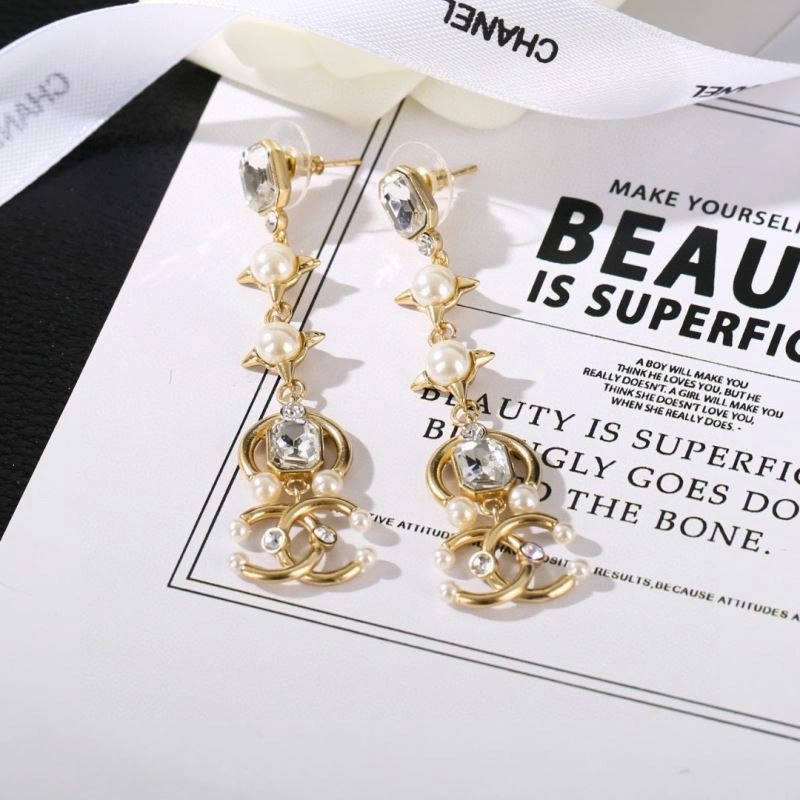 Fashionable Chanel Earrings 231201