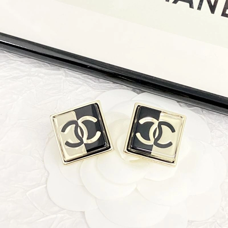 Chanel Earrings Breathable 231129