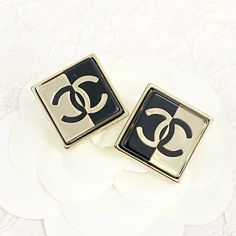 Chanel Earrings Breathable 231129