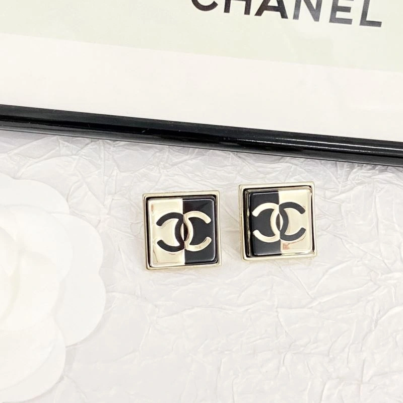 Chanel Earrings Breathable 231129