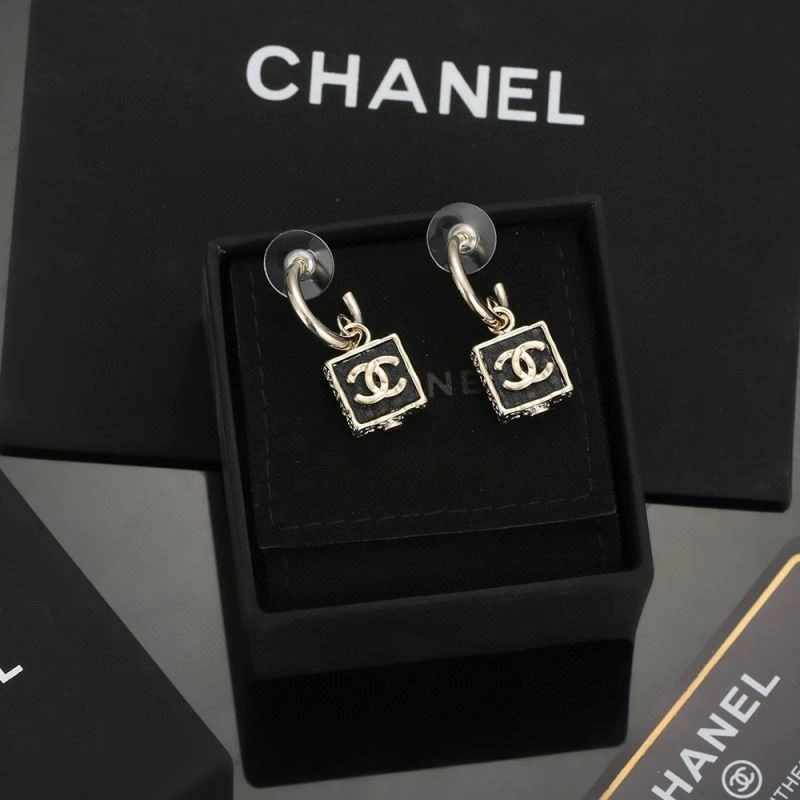 Breathable Chanel Earrings 231082