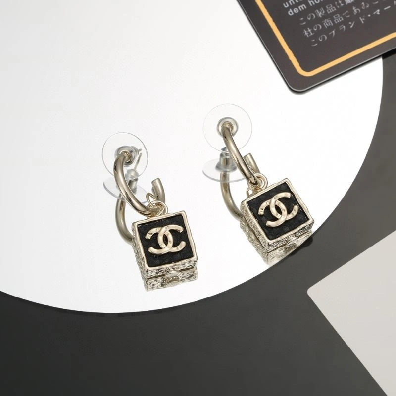 Breathable Chanel Earrings 231082