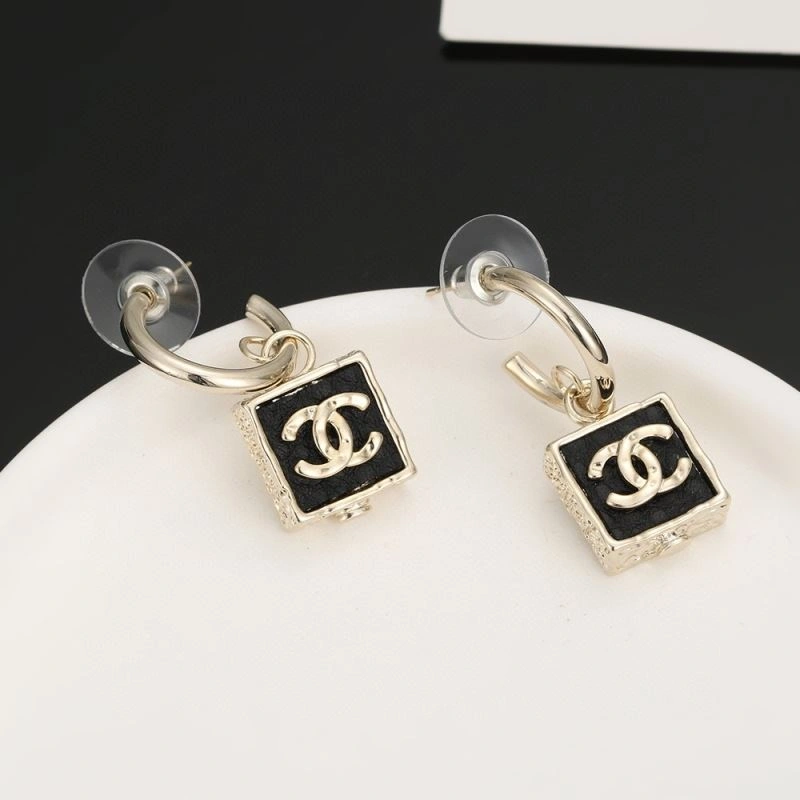 Breathable Chanel Earrings 231082