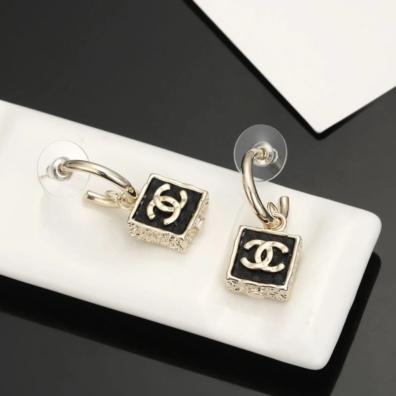 Breathable Chanel Earrings 231082