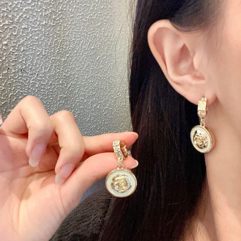 Chanel Earrings Neat 231089