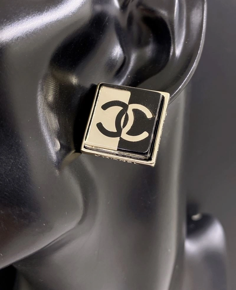 WellDesigned Chanel Earrings 231122
