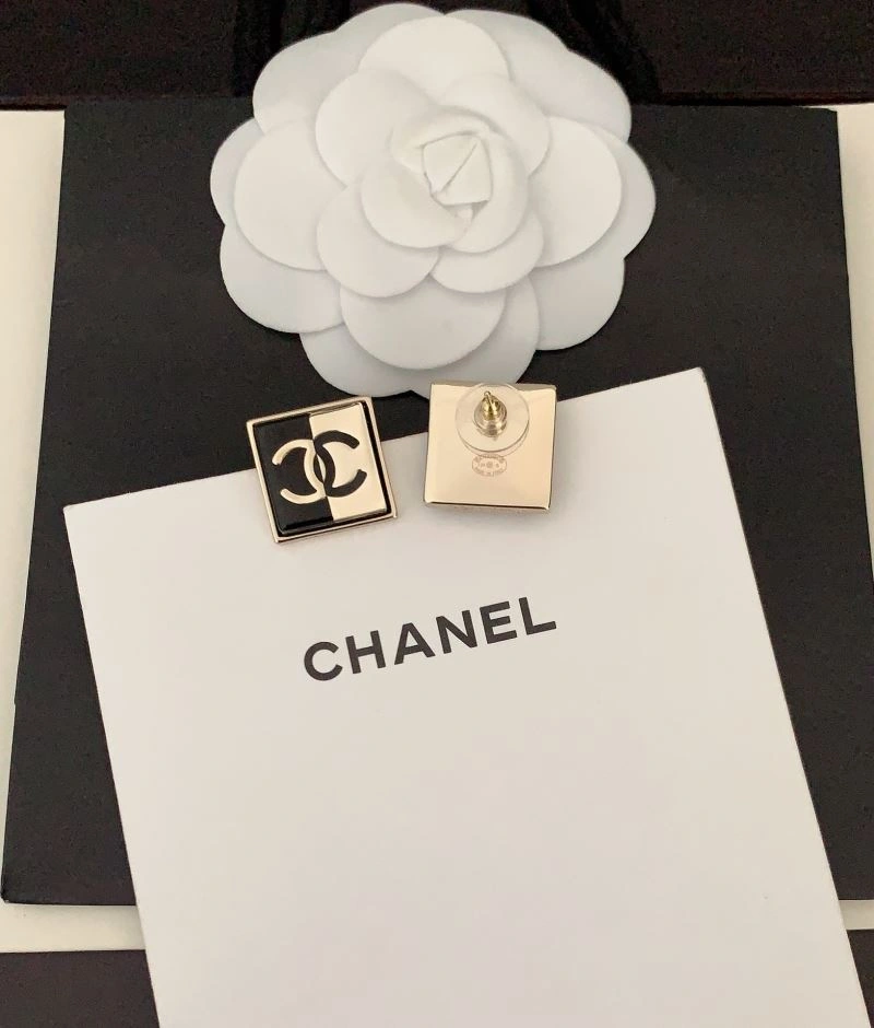 WellDesigned Chanel Earrings 231122