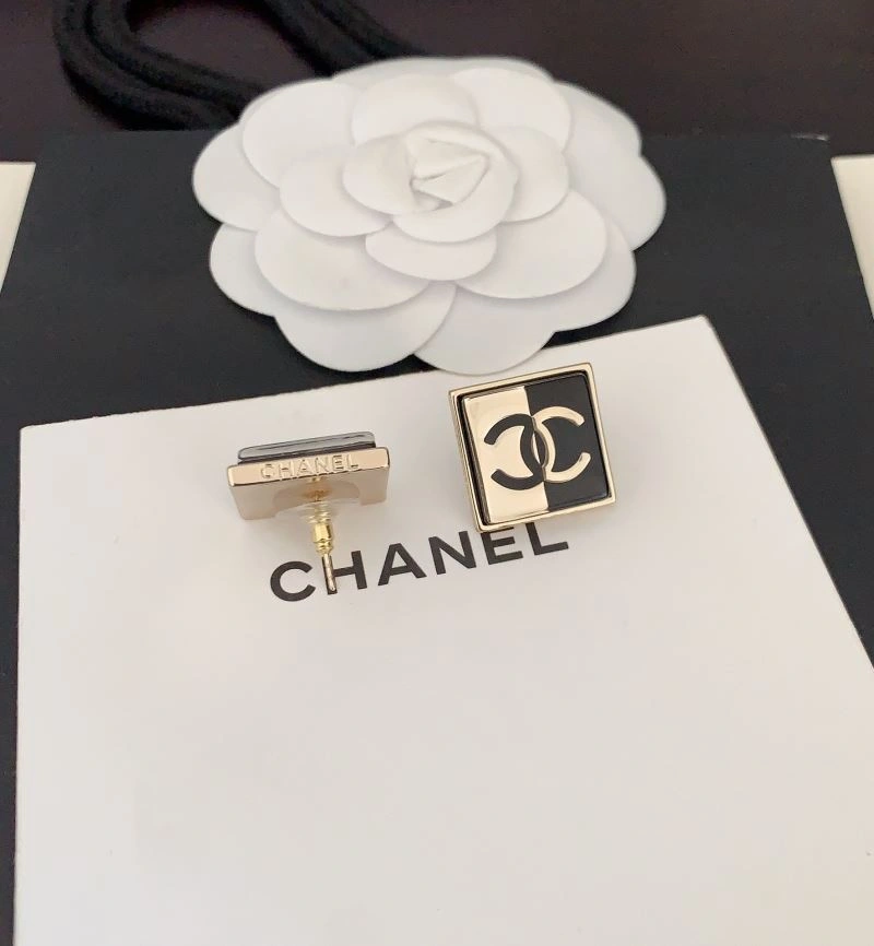 WellDesigned Chanel Earrings 231122