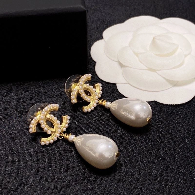 Versatile Chanel Earrings 230765