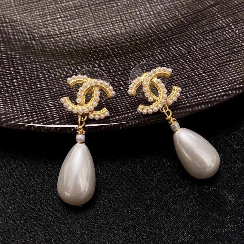 Versatile Chanel Earrings 230765