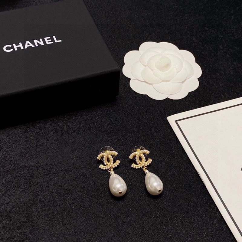 Versatile Chanel Earrings 230765