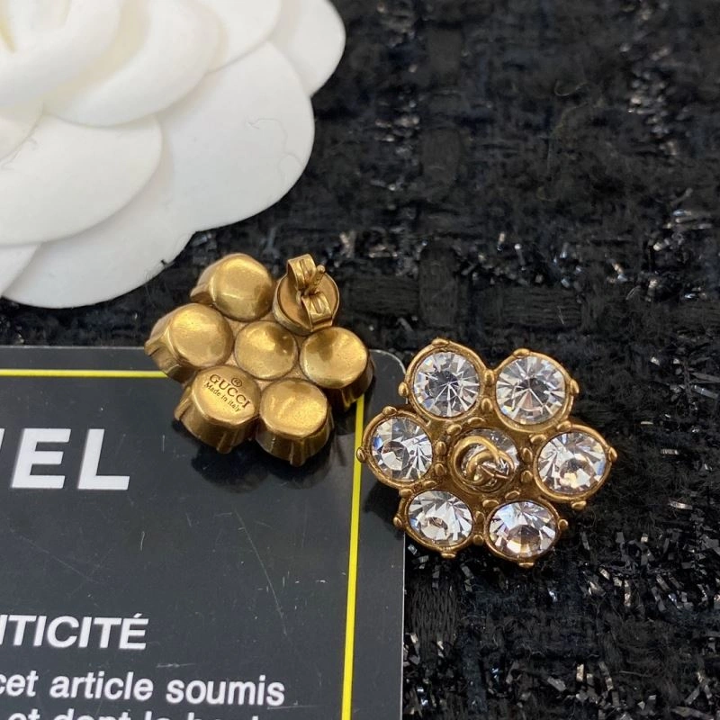 Trendy Chanel Earrings 230756