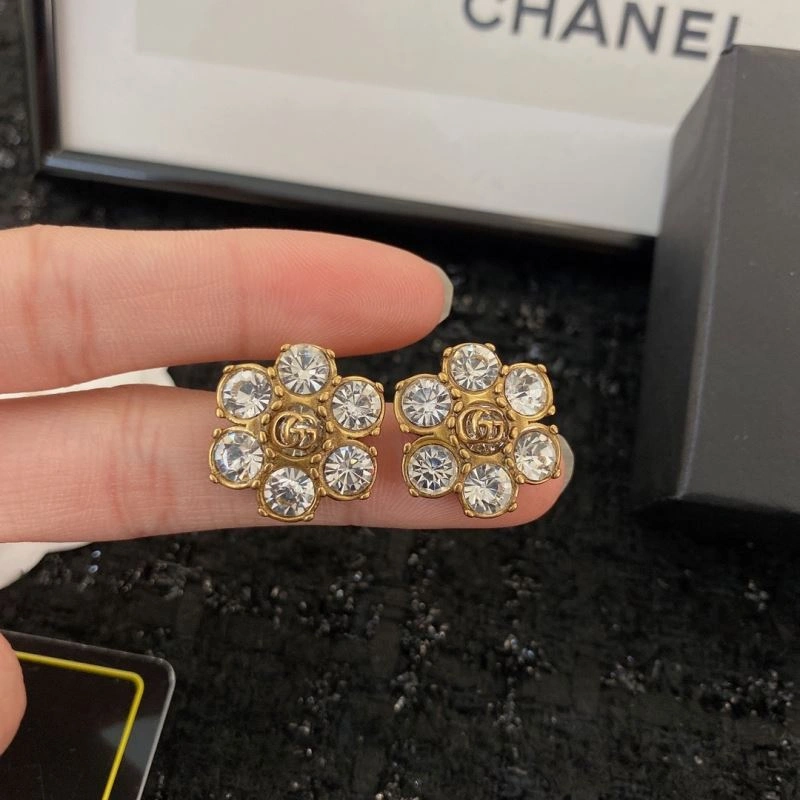 Trendy Chanel Earrings 230756