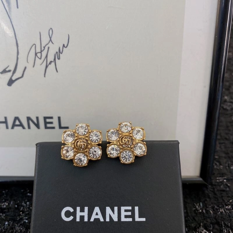 Trendy Chanel Earrings 230756