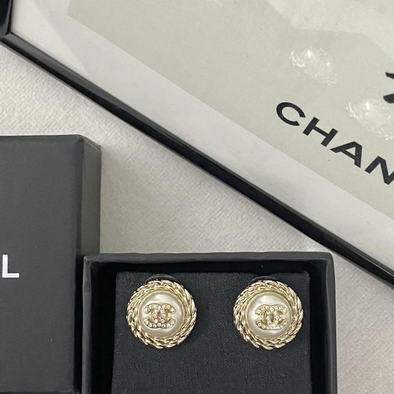 Chanel Earrings Affordable 230748