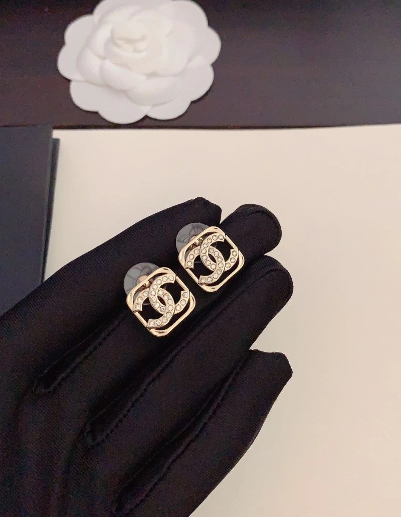 Affordable Chanel Earrings 230739