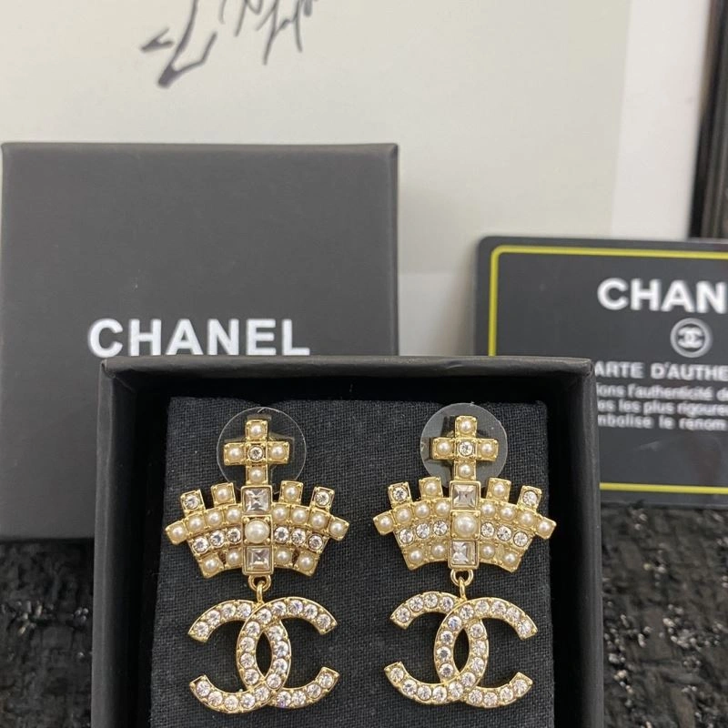 MoistureWicking Chanel Earrings 230740