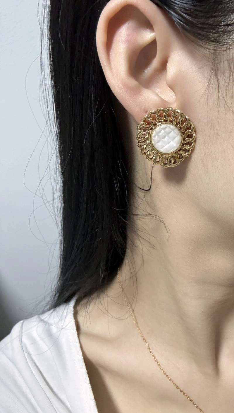 Chanel Earrings Affordable 230747