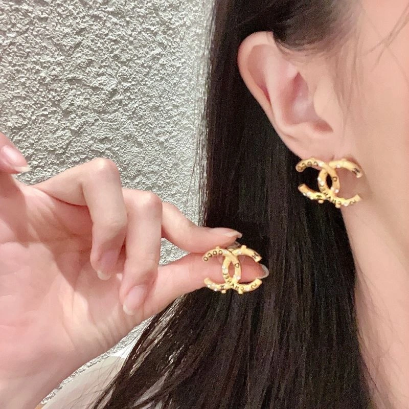 Reliable Chanel Earrings 230768