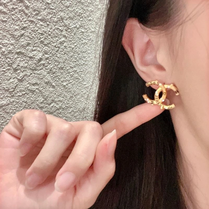 Reliable Chanel Earrings 230768