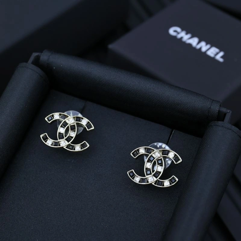 Chanel Earrings MoistureWicking 230708