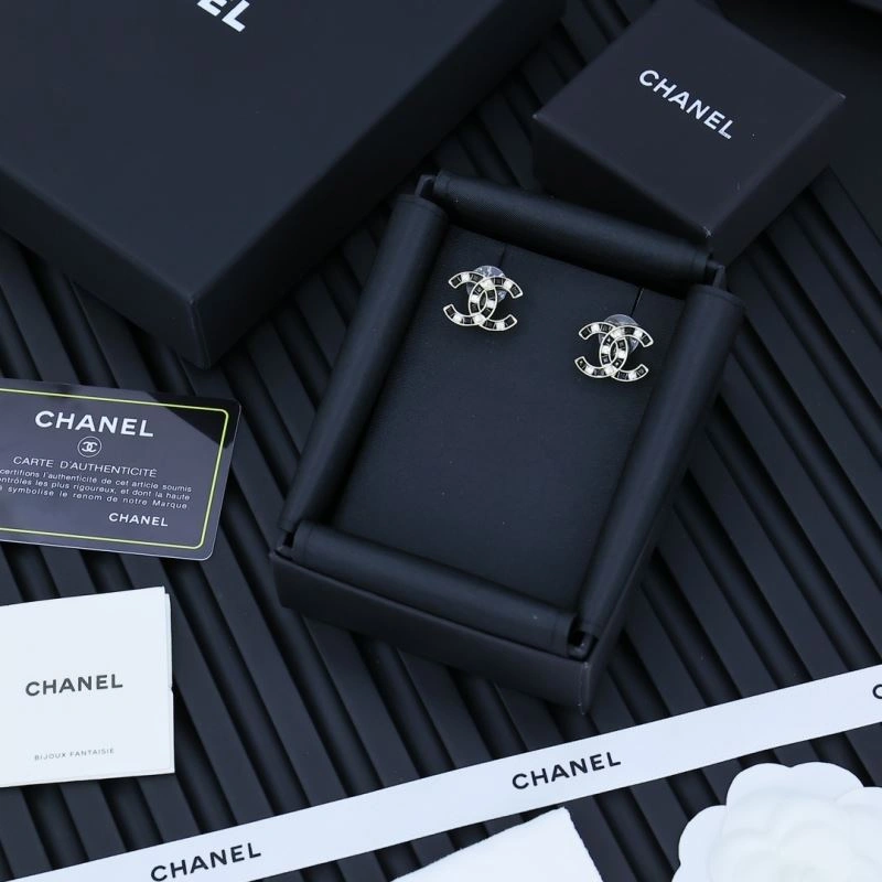 Chanel Earrings MoistureWicking 230708