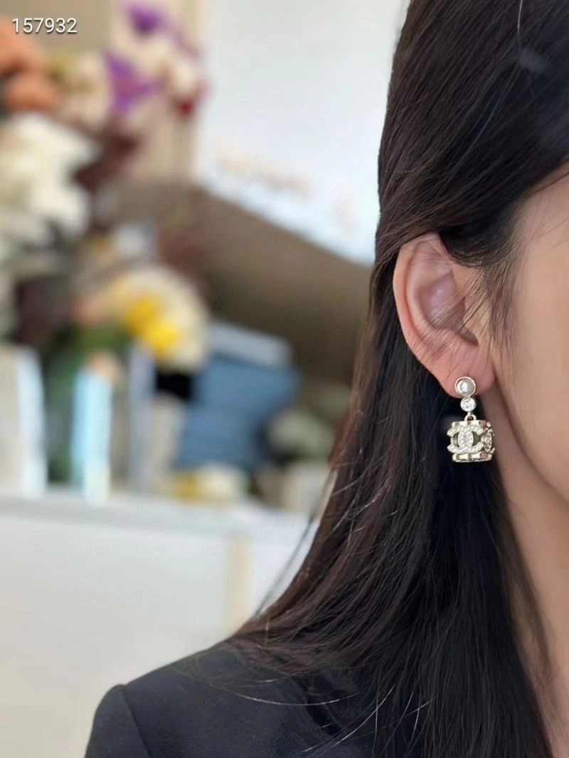 UrbanStyle Chanel Earrings 230700