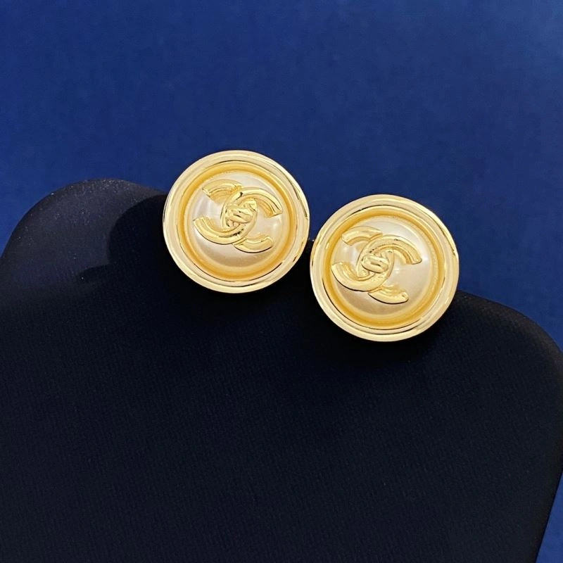 Fashionable Chanel Earrings 230775