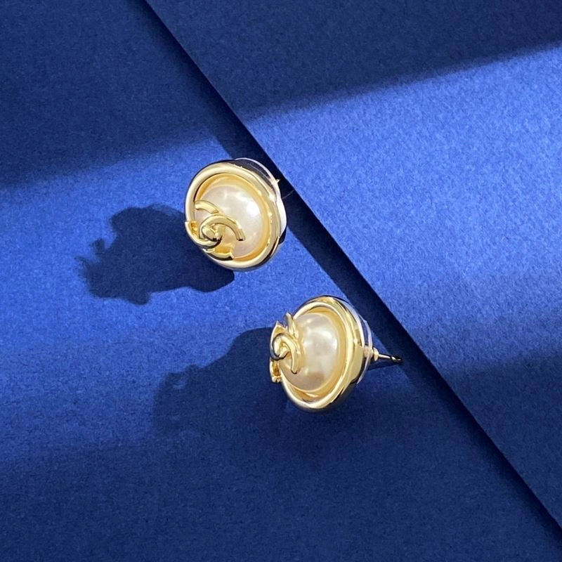 Fashionable Chanel Earrings 230775