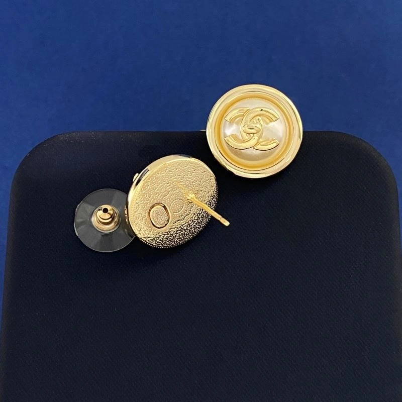 Fashionable Chanel Earrings 230775