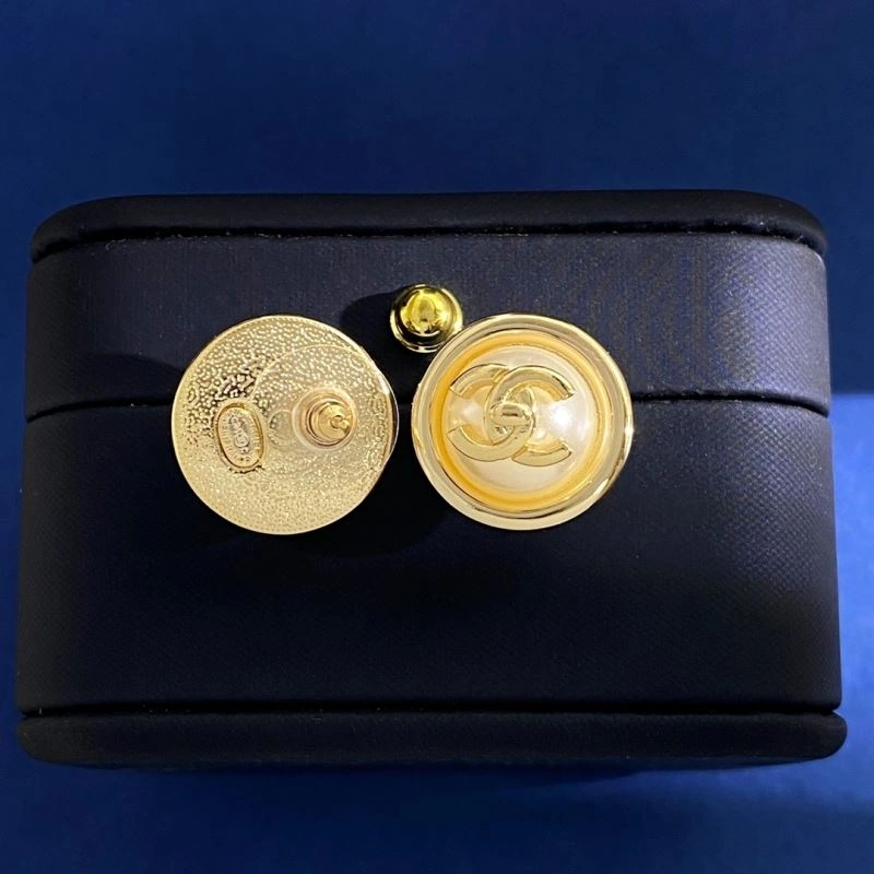 Fashionable Chanel Earrings 230775