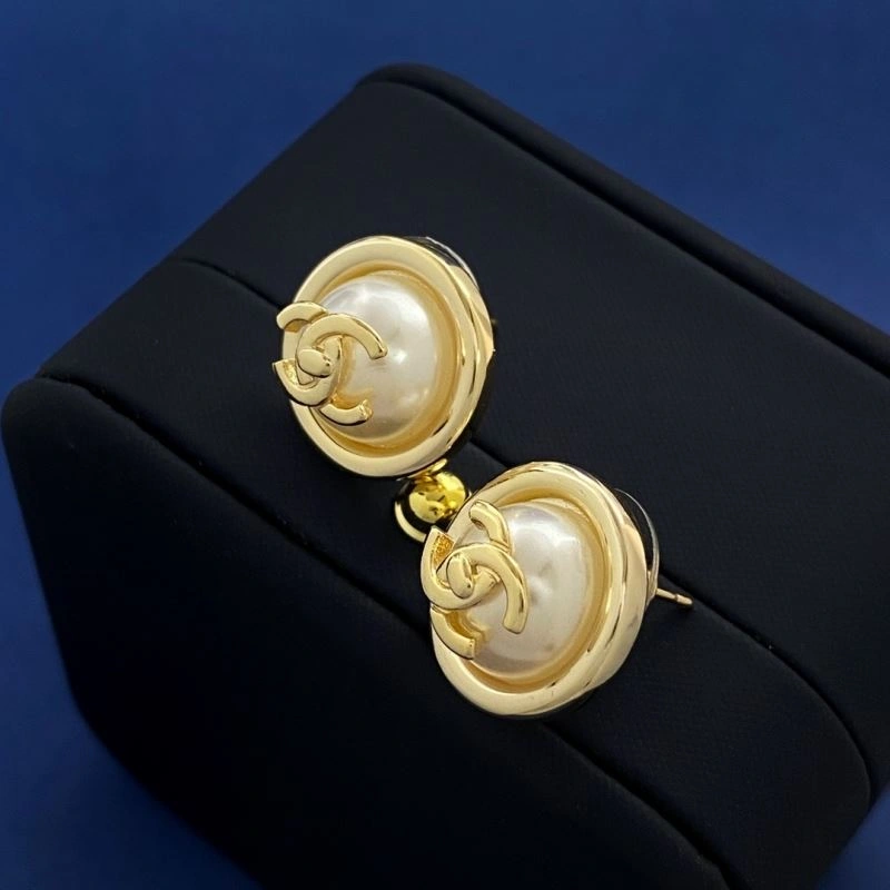 Fashionable Chanel Earrings 230775