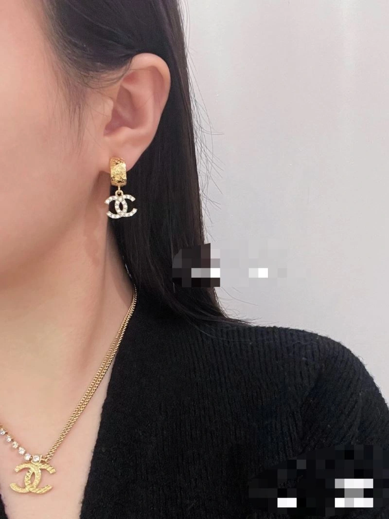 Popular Chanel Earrings 230758