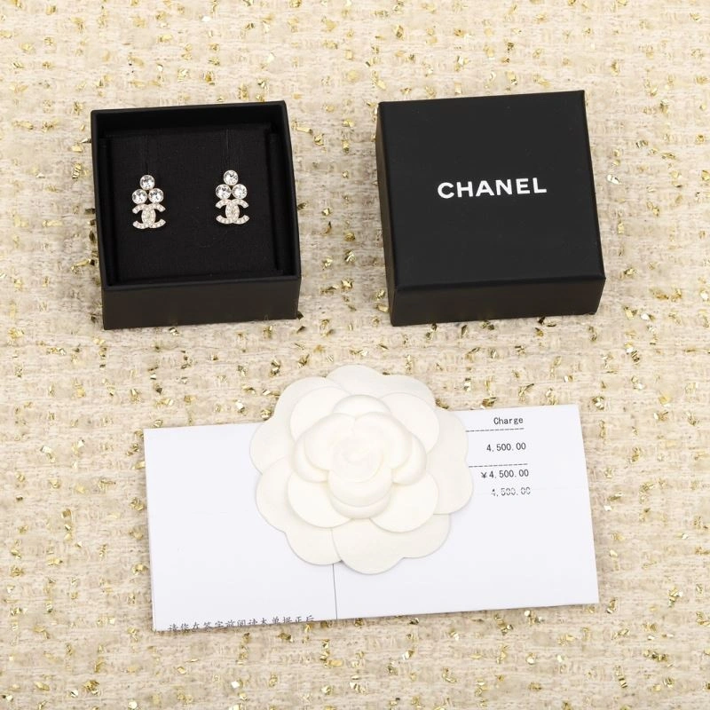 Chanel Earrings Elegant 230752