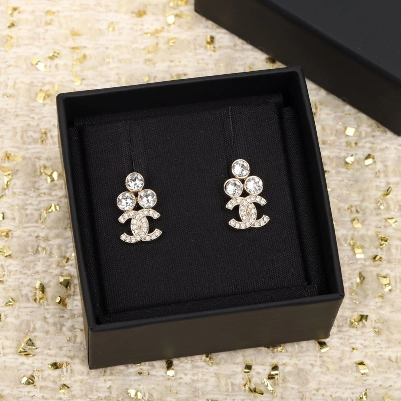 Chanel Earrings Elegant 230752