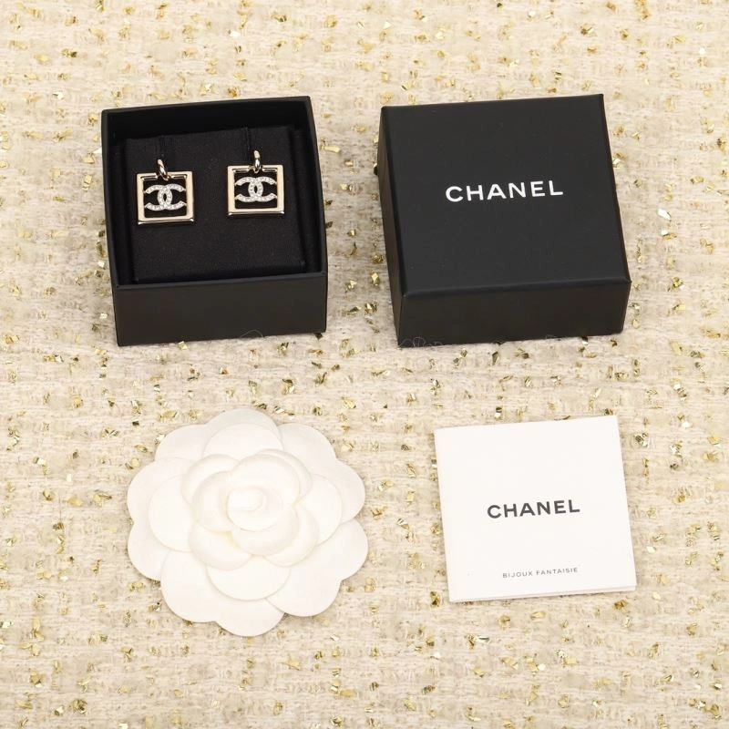 Chanel Earrings Neat 230681