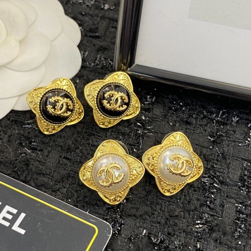 Chanel Earrings Unisex 230688