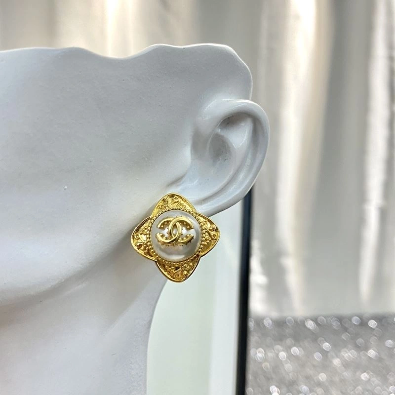 Chanel Earrings Unisex 230688