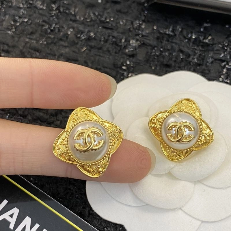 Chanel Earrings Unisex 230688