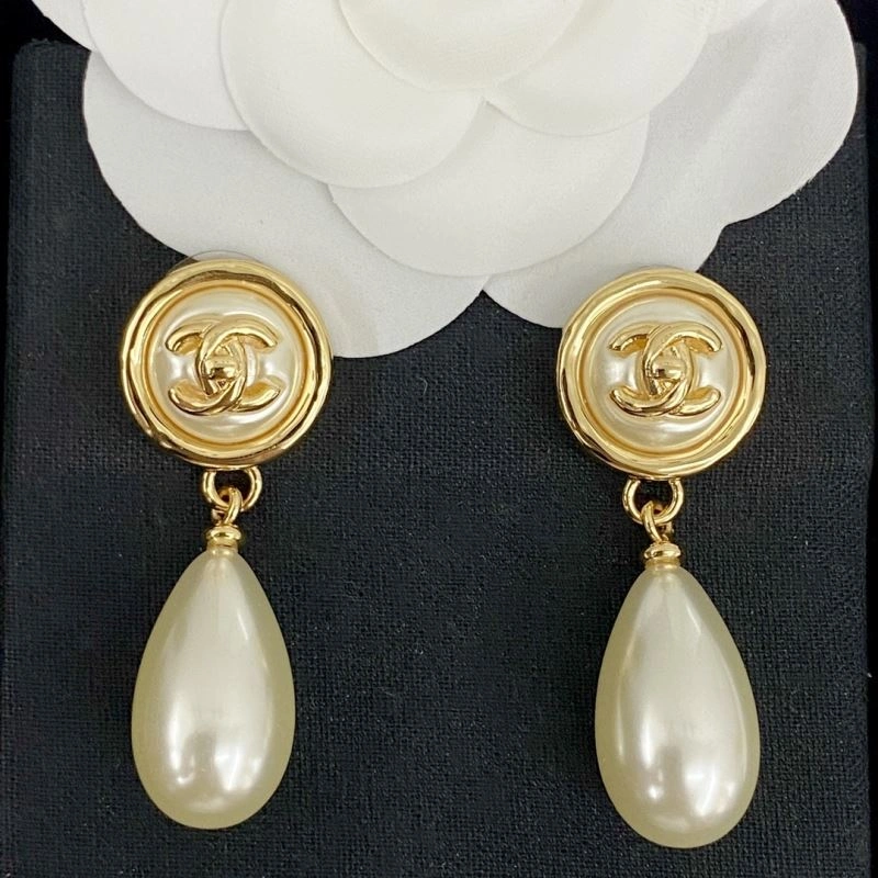 Chanel Earrings Lightweight 230673