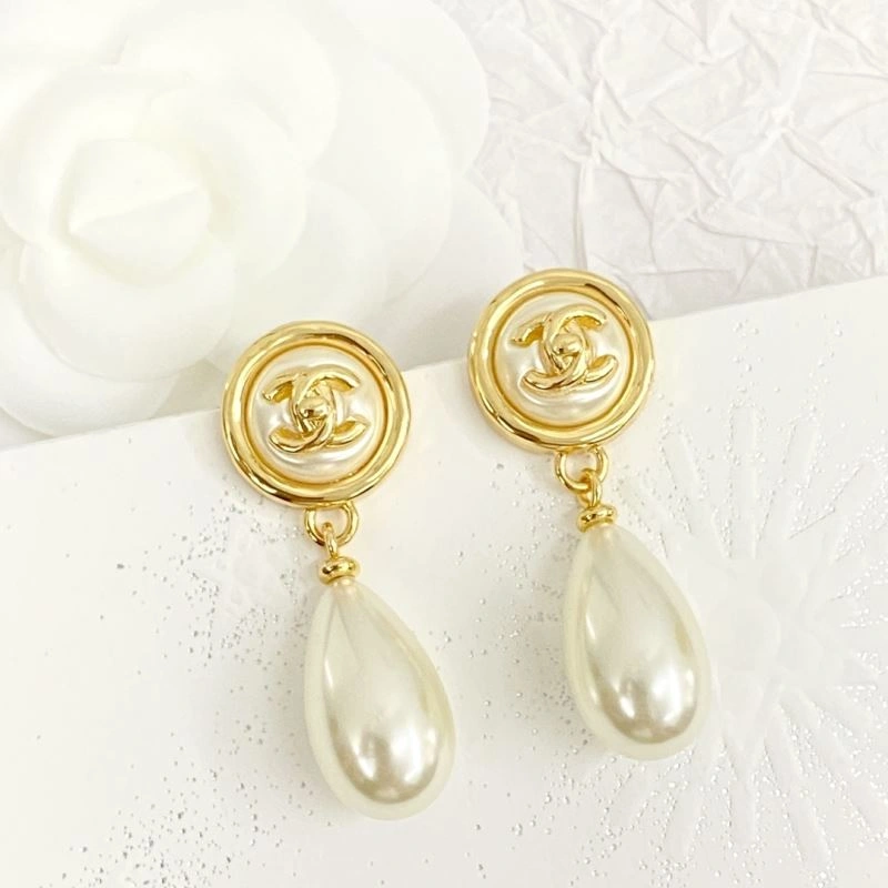 Chanel Earrings Lightweight 230673
