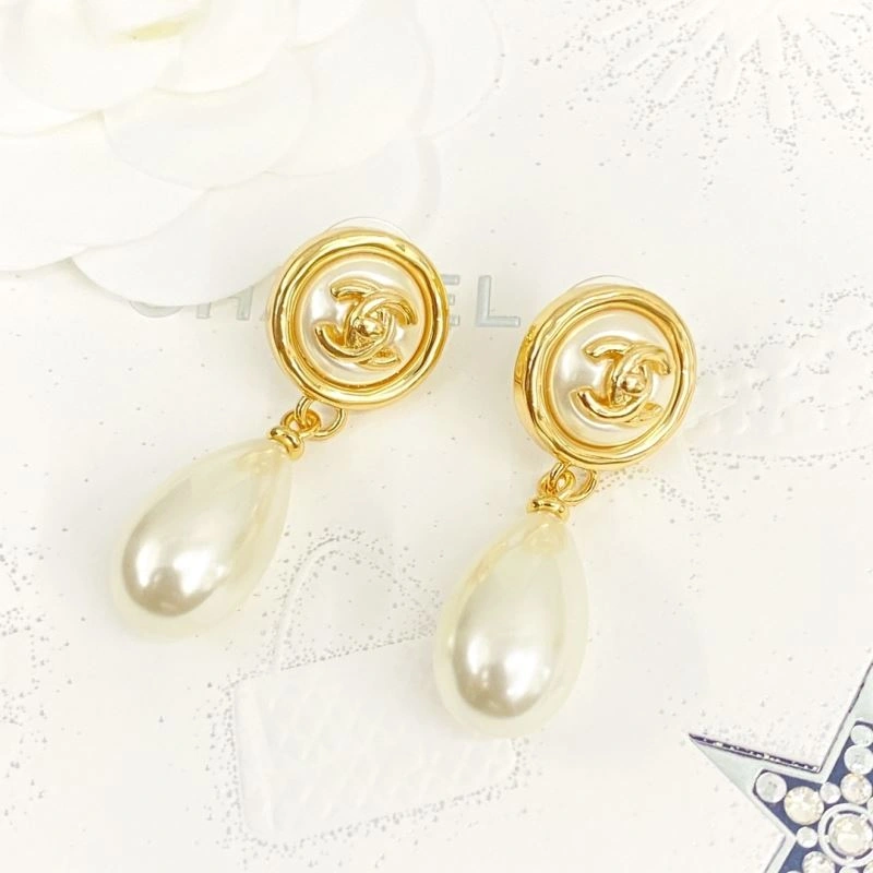 Chanel Earrings Lightweight 230673