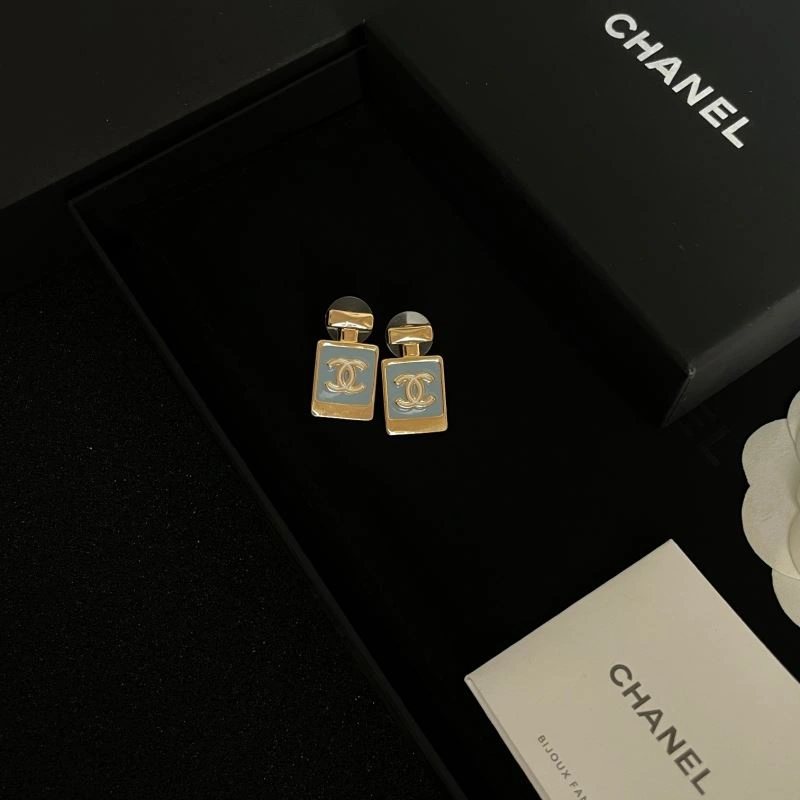 Chanel Earrings Bold 230697