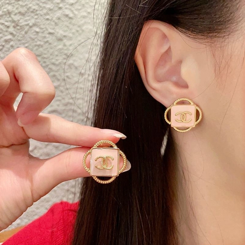 Chanel Earrings Trendsetting 230666